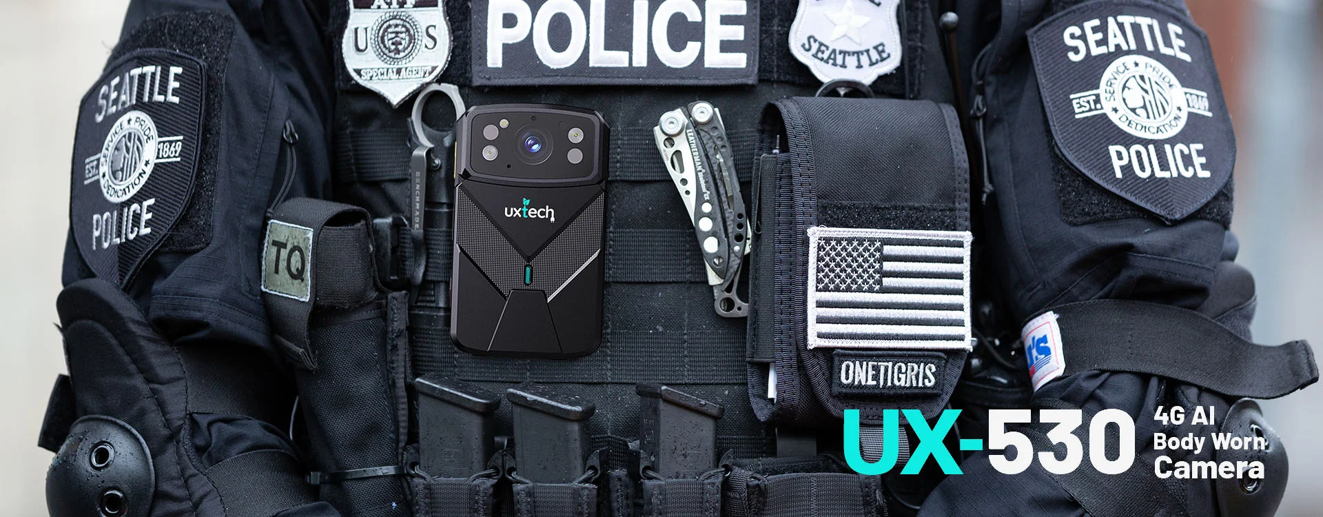 Bodycam UXtech instalada en el uniforme de un agente